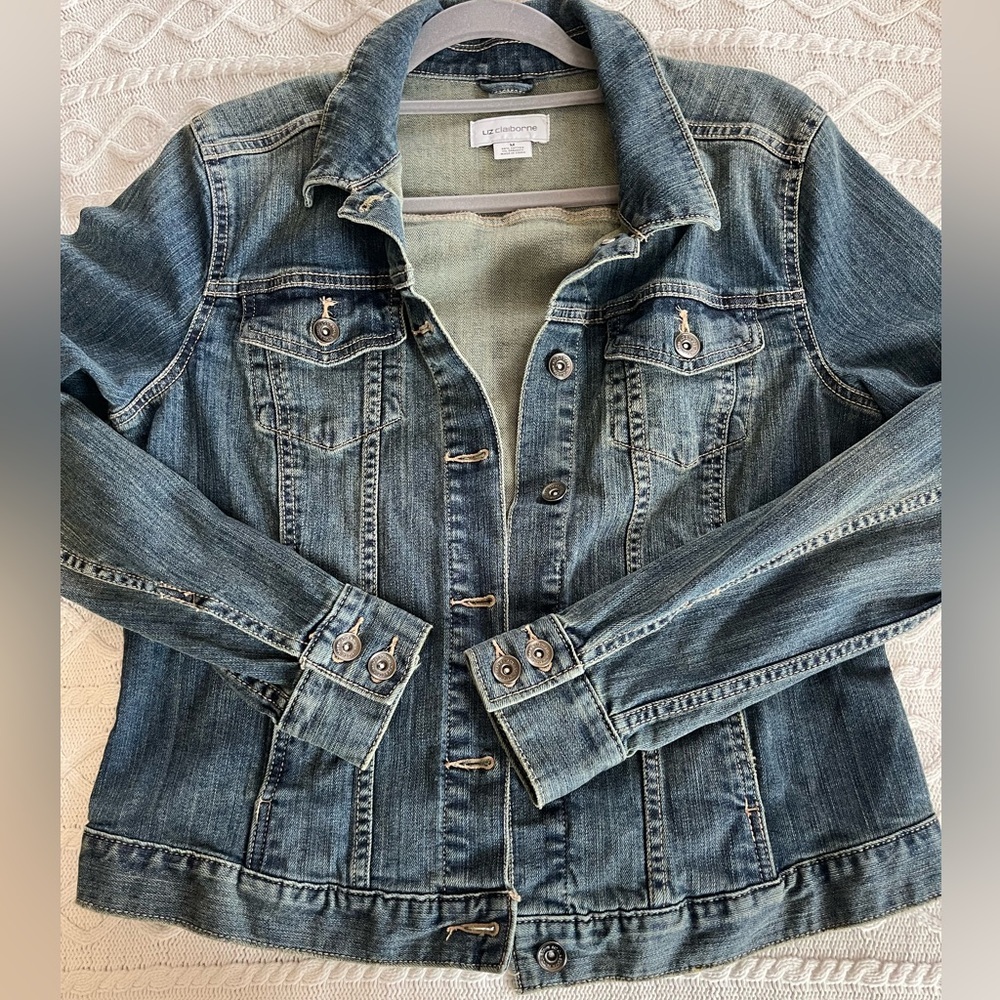Liz Claiborne Faded Distressed Denim Jacket Women’s Size Medium - Picture 4 of 16
